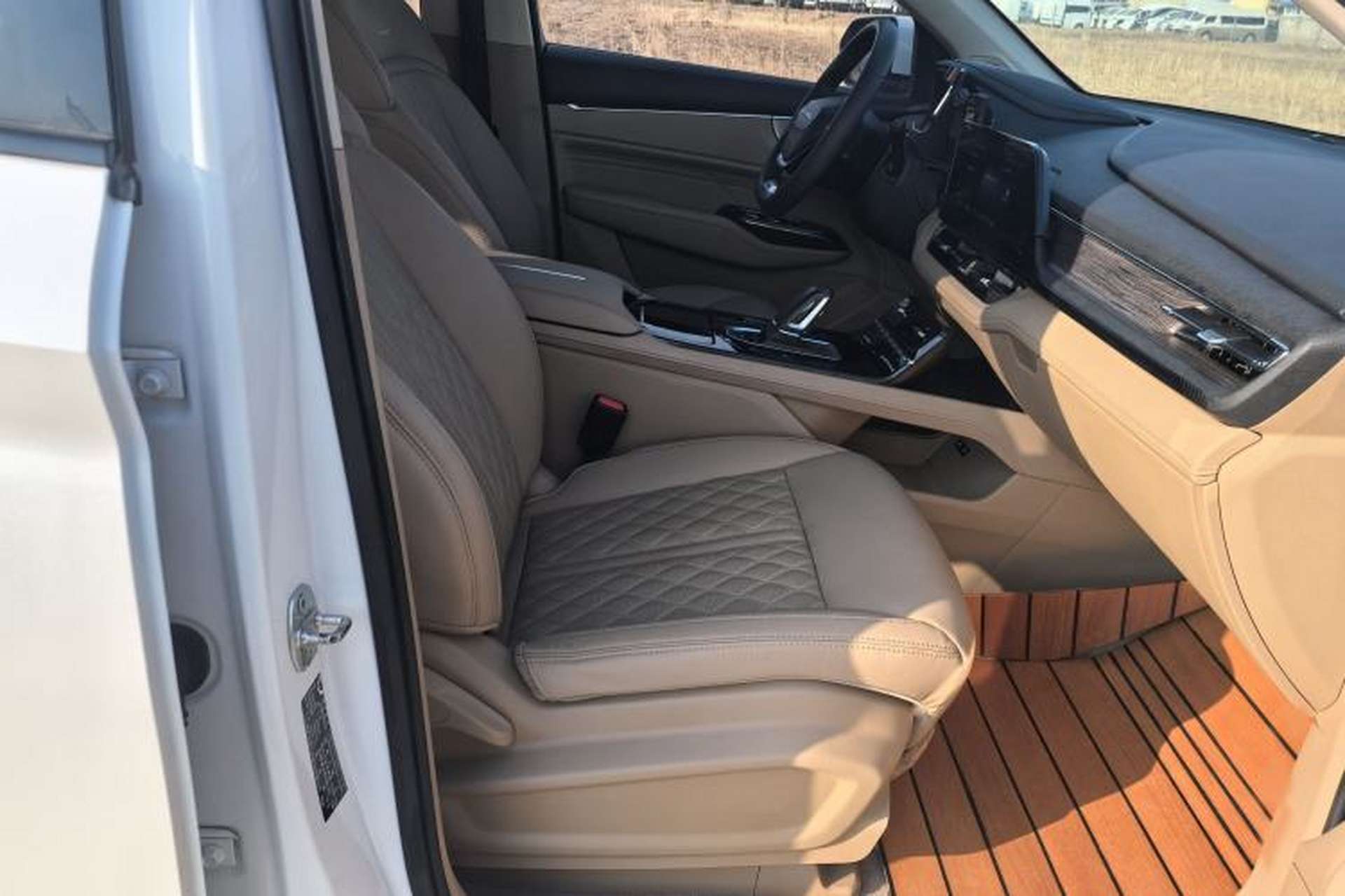 Used Wuling Victory 2023 2.0L DHT Deluxe Edition Interior 5