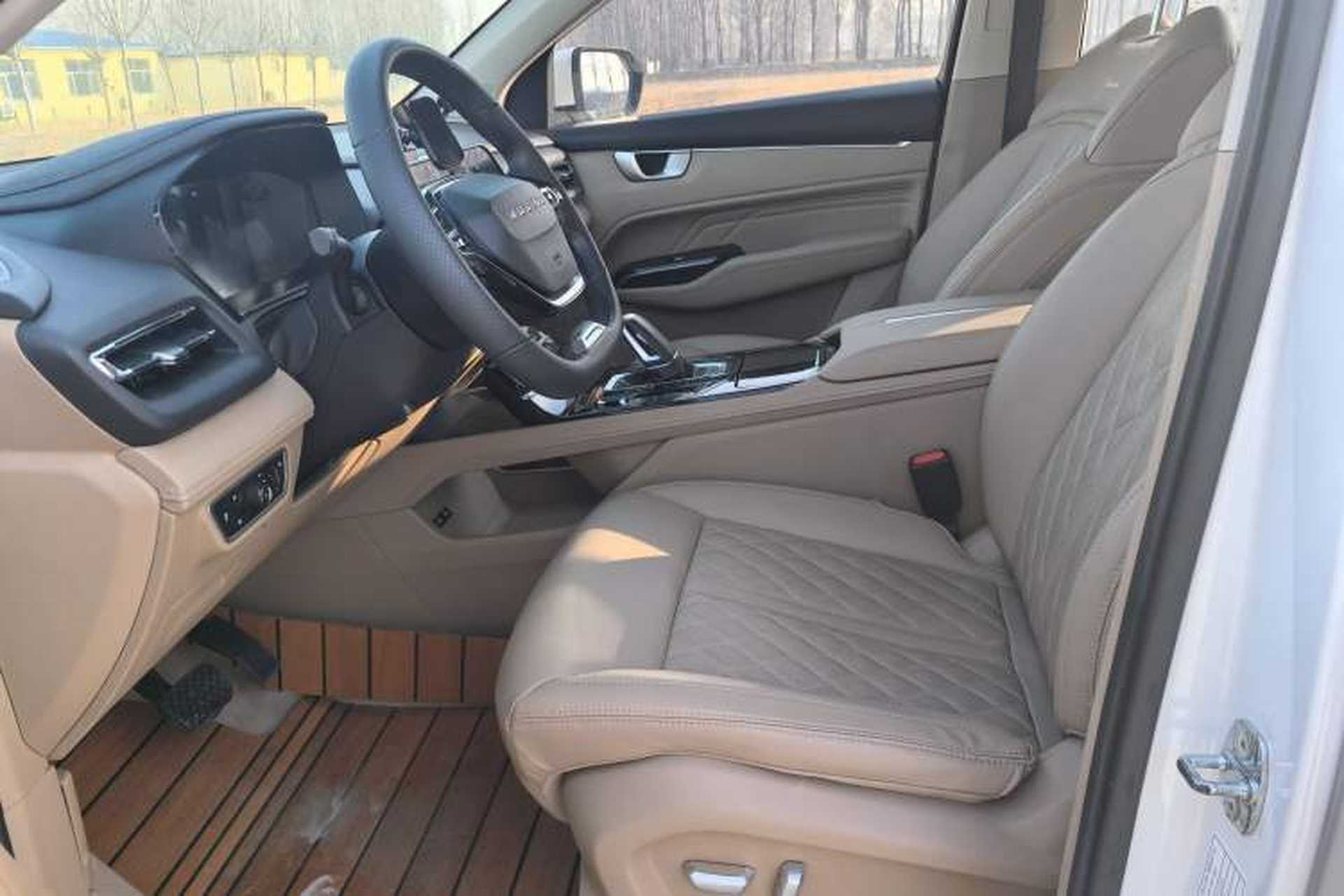 Used Wuling Victory 2023 2.0L DHT Deluxe Edition Left Front Seat