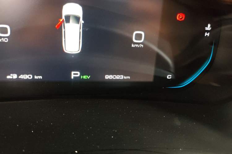 Used Wuling Victory 2023 2.0L DHT Luxury Edition Odometer Close Up