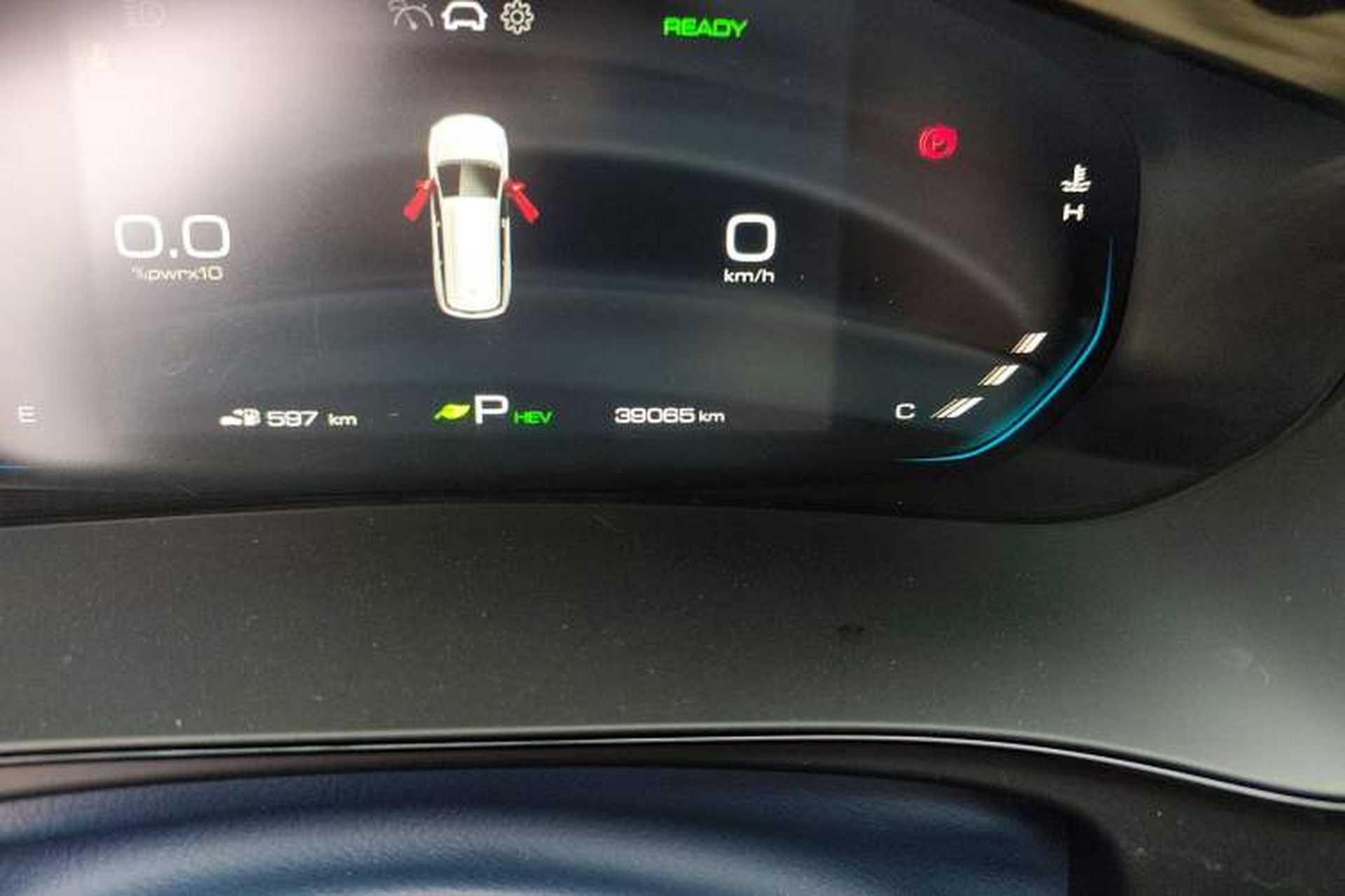 Used Wuling Victory 2023 2.0L DHT Luxury Edition Odometer Close Up