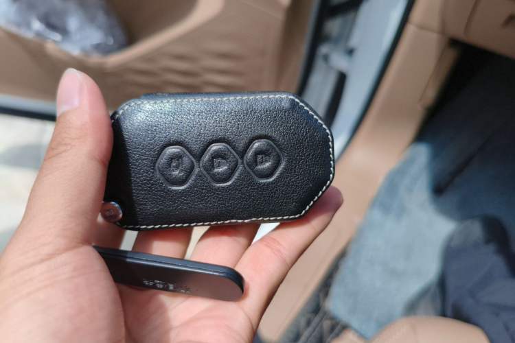 Used Wuling Victory 2023 2.0L DHT Deluxe Edition Vehicle Key
