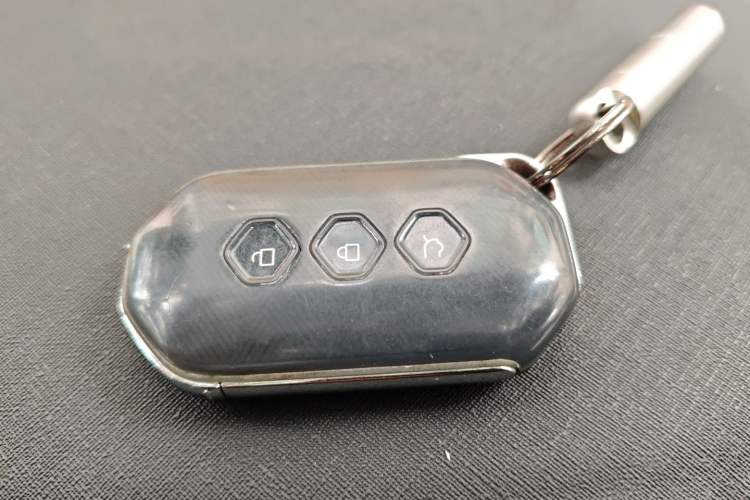 Used Wuling Victory 2023 2.0L DHT Luxury Edition Vehicle Key
