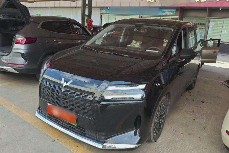 Używany Wuling Starlight 730 2025 Model Plug-in Hybrid 125km Luxury Edition Guazi used car, China used car export, Used car for sale, Used cars, Cheapest cars for sale