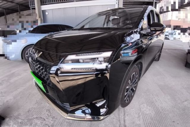 Used Wuling Starlight 730 2025 Model Plug-in Hybrid 125km Luxury Edition