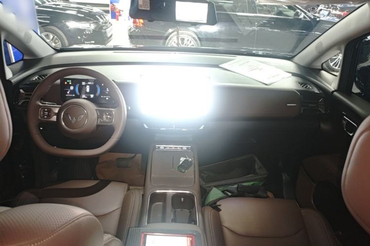 Used Wuling Starlight 730 2025 Model Plug-in Hybrid 125km Luxury Edition Center Console