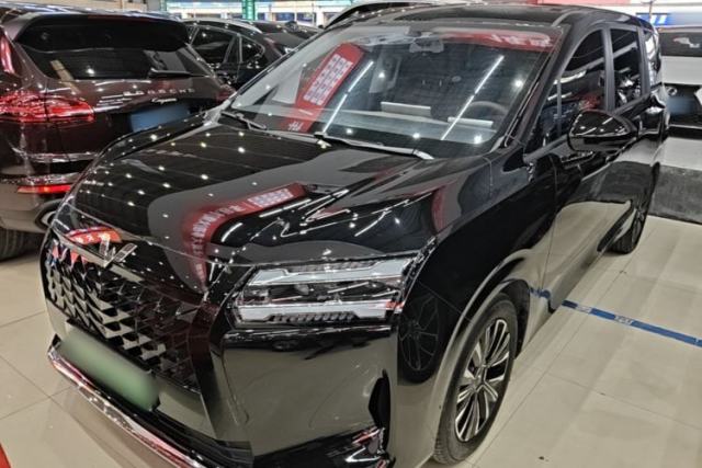 Used Wuling Starlight 730 2025 Model Plug-in Hybrid 125km Luxury Edition