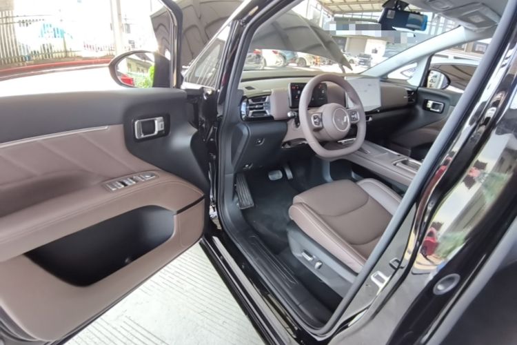 Used Wuling Starlight 730 2025 Model Plug-in Hybrid 125km Luxury Edition Driver Seat