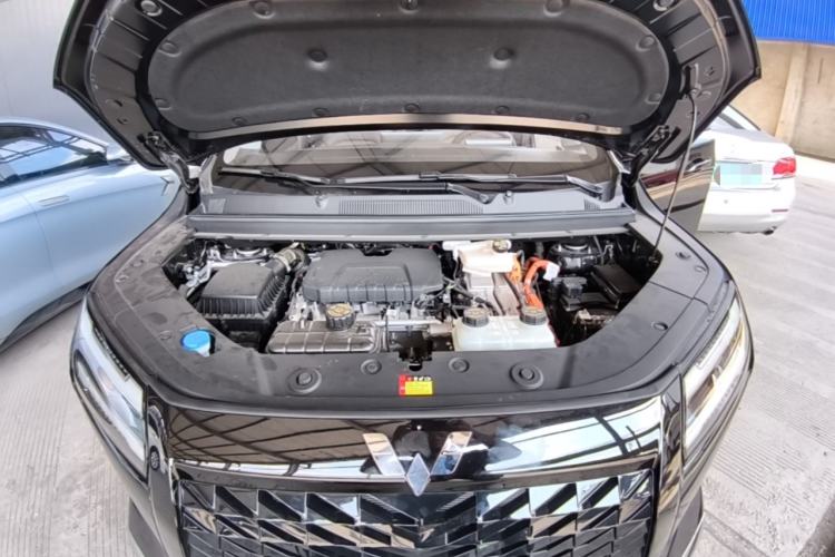 Used Wuling Starlight 730 2025 Model Plug-in Hybrid 125km Luxury Edition Engine Bay