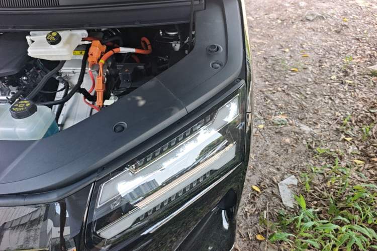 Used Wuling Starlight 730 2025 Model Plug-in Hybrid 125km Luxury Edition Engine Bay Left