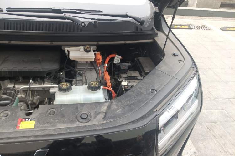 Used Wuling Starlight 730 2025 Model Plug-in Hybrid 125km Luxury Edition Engine Bay Left