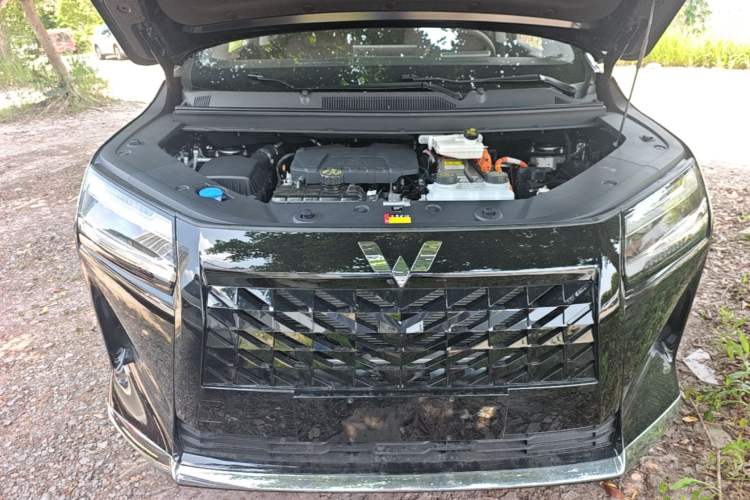 Used Wuling Starlight 730 2025 Model Plug-in Hybrid 125km Luxury Edition Engine Bay