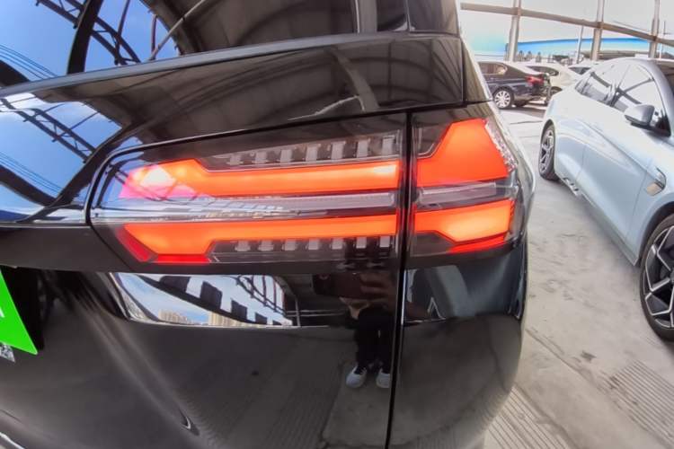 Used Wuling Starlight 730 2025 Model Plug-in Hybrid 125km Luxury Edition Exterior 3