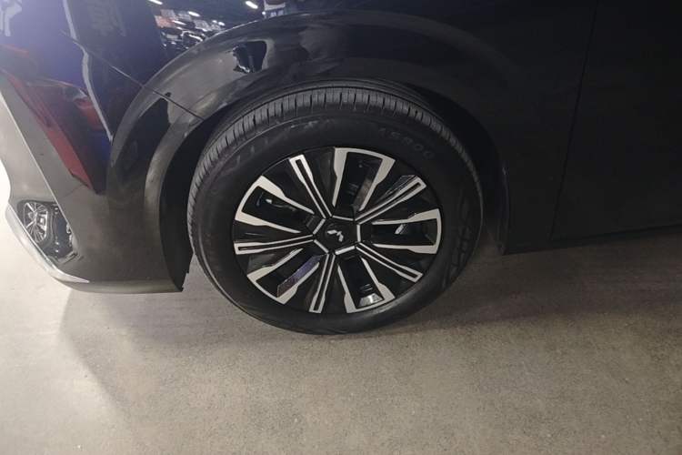 Used Wuling Starlight 730 2025 Model Plug-in Hybrid 125km Luxury Edition Exterior 4