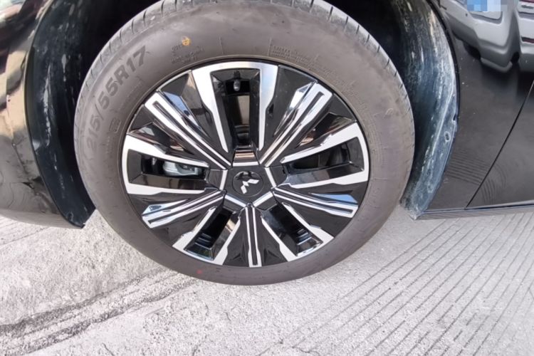 Used Wuling Starlight 730 2025 Model Plug-in Hybrid 125km Luxury Edition Exterior 4