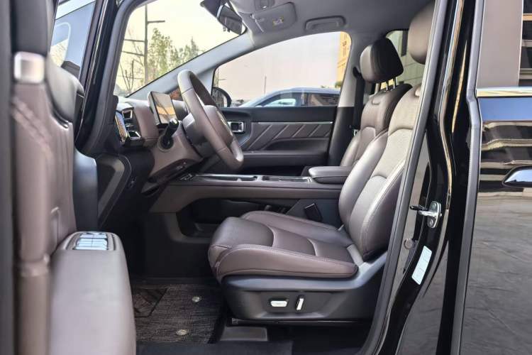 Used Wuling Starlight 730 2025 Model Plug-in Hybrid 125km Luxury Edition Exterior 4
