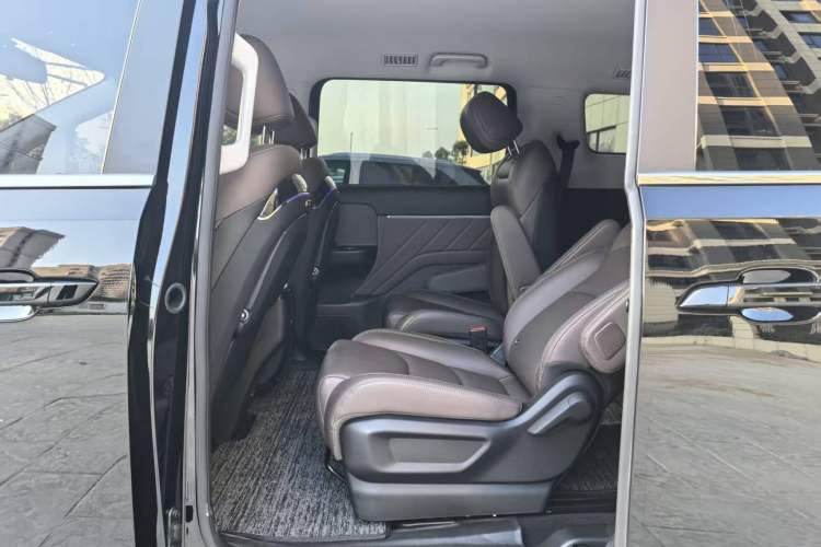 Used Wuling Starlight 730 2025 Model Plug-in Hybrid 125km Luxury Edition Exterior 5