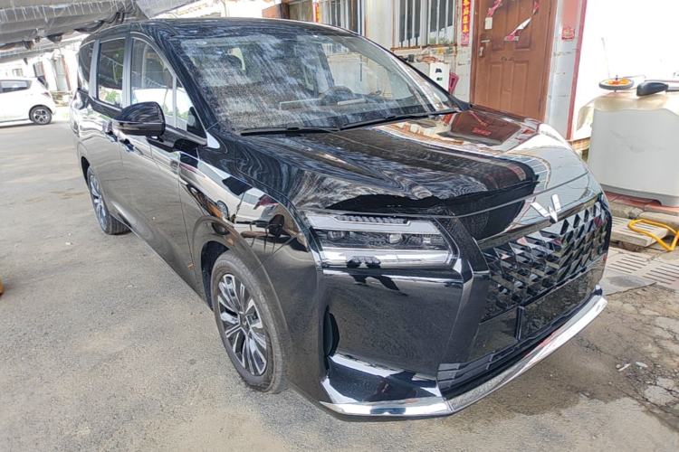 Used Wuling Starlight 730 2025 Model Plug-in Hybrid 125km Luxury Edition Front Right 45 Deg
