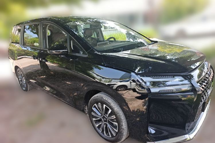 Used Wuling Starlight 730 2025 Model Plug-in Hybrid 125km Luxury Edition Front Right 45 Deg