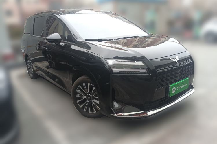 Used Wuling Starlight 730 2025 Model Plug-in Hybrid 125km Luxury Edition Front Right 45 Deg