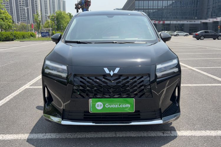 Used Wuling Starlight 730 2025 Model Plug-in Hybrid 125km Luxury Edition Front