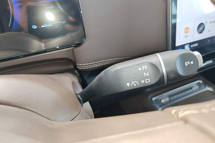 Used Wuling Starlight 730 2025 Model Plug-in Hybrid 125km Luxury Edition Gear Lever