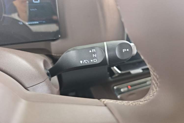 Used Wuling Starlight 730 2025 Model Plug-in Hybrid 125km Luxury Edition Gear Lever