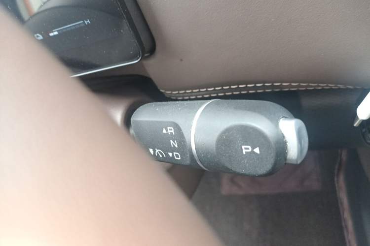 Used Wuling Starlight 730 2025 Model Plug-in Hybrid 125km Luxury Edition Gear Lever