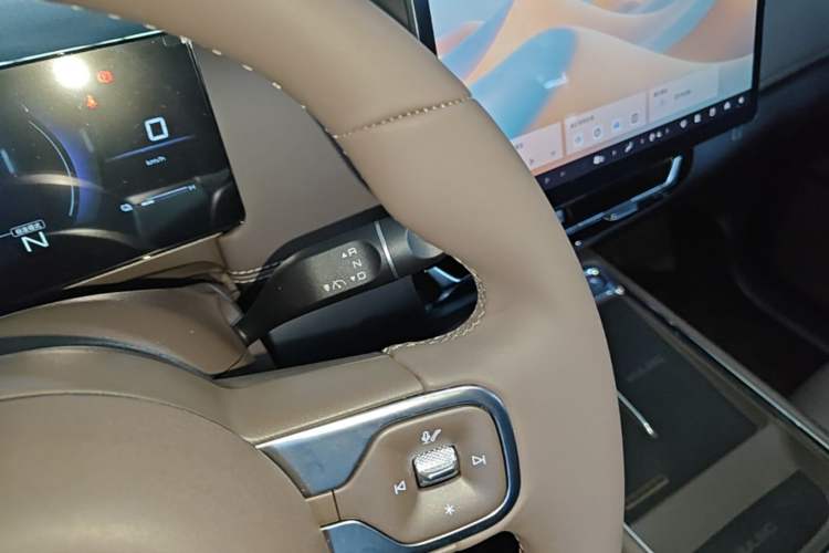Used Wuling Starlight 730 2025 Model Plug-in Hybrid 125km Luxury Edition Gear Lever