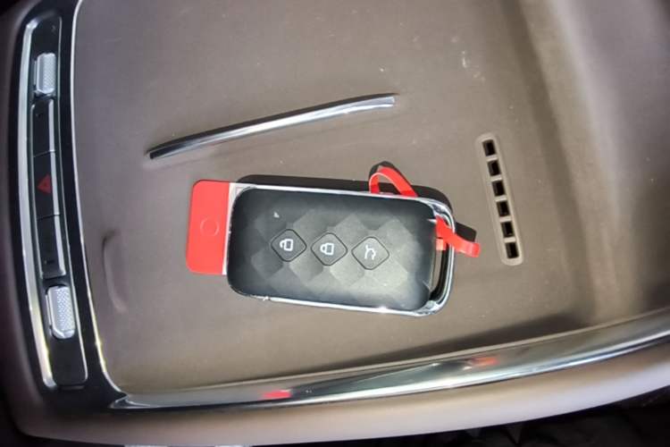 Used Wuling Starlight 730 2025 Model Plug-in Hybrid 125km Luxury Edition Interior 1