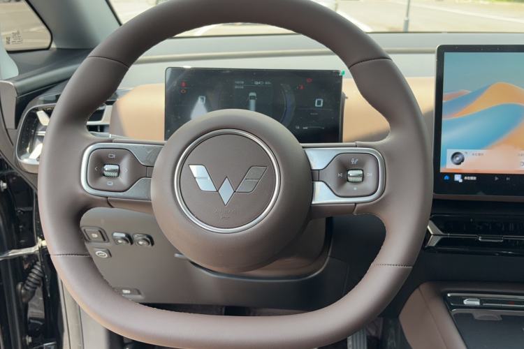 Used Wuling Starlight 730 2025 Model Plug-in Hybrid 125km Luxury Edition Interior 1