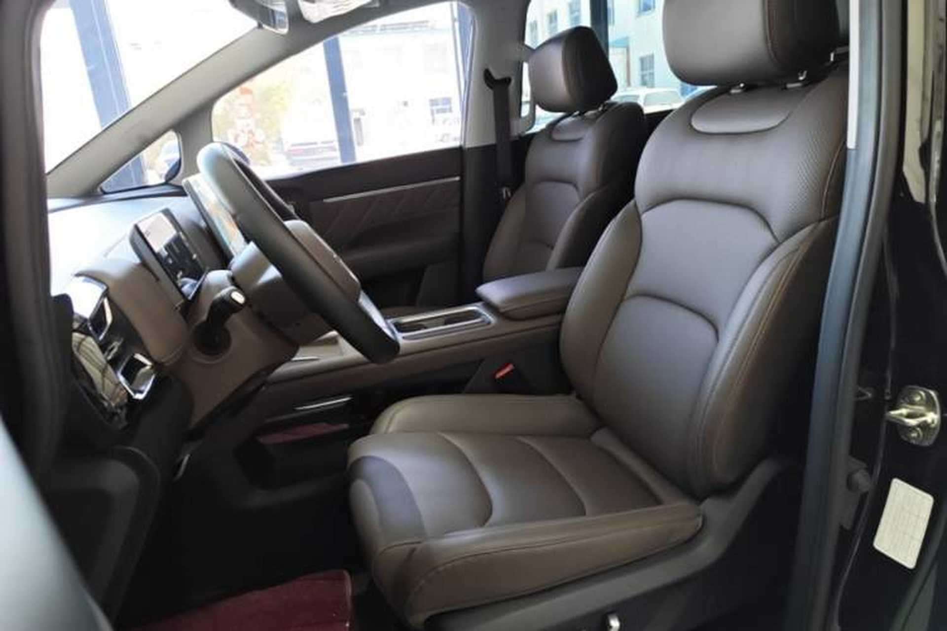 Used Wuling Starlight 730 2025 Model Plug-in Hybrid 125km Luxury Edition Left Front Seat