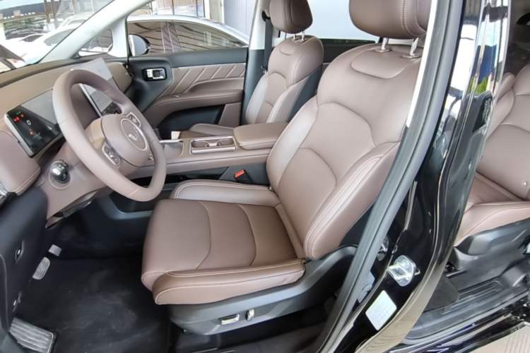 Used Wuling Starlight 730 2025 Model Plug-in Hybrid 125km Luxury Edition Left Front Seat