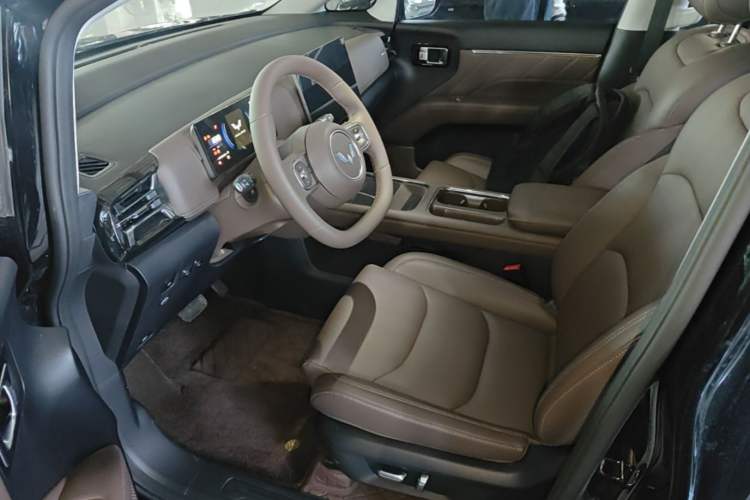Used Wuling Starlight 730 2025 Model Plug-in Hybrid 125km Luxury Edition Left Front Seat