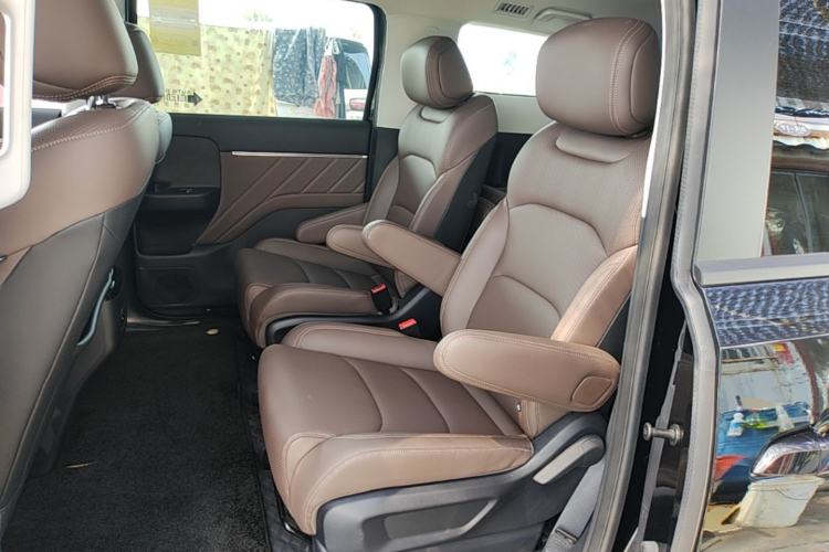 Used Wuling Starlight 730 2025 Model Plug-in Hybrid 125km Luxury Edition Left Rear Seat