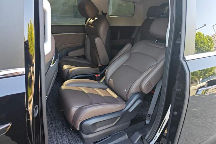 Used Wuling Starlight 730 2025 Model Plug-in Hybrid 125km Luxury Edition Left Rear Seat