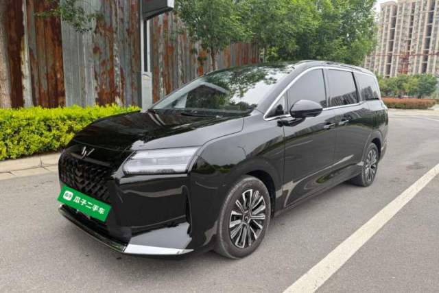 Used Wuling Starlight 730 2025 Model Plug-in Hybrid 125km Luxury Edition
