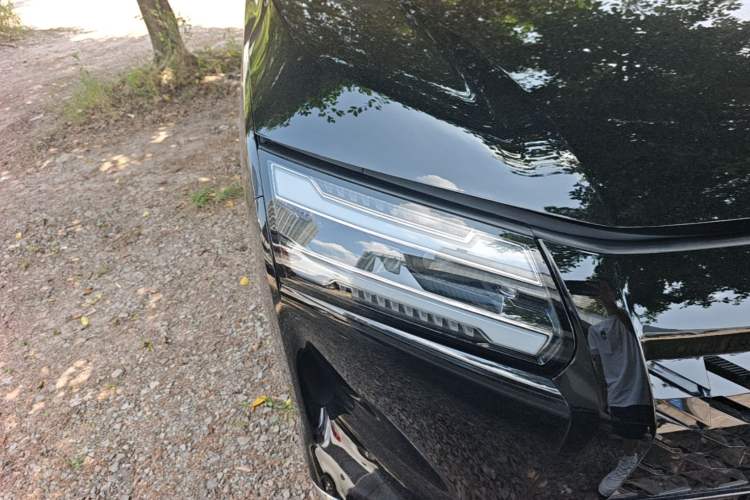 Used Wuling Starlight 730 2025 Model Plug-in Hybrid 125km Luxury Edition Right Front Headlight