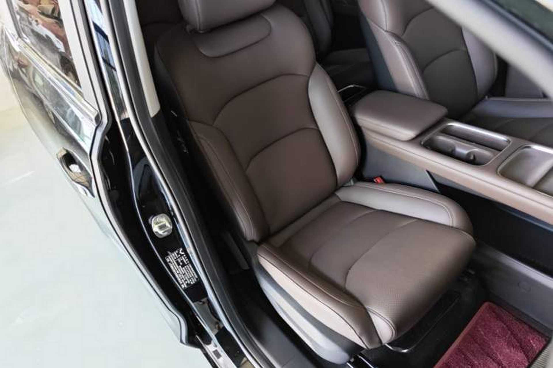 Used Wuling Starlight 730 2025 Model Plug-in Hybrid 125km Luxury Edition Right Front Seat