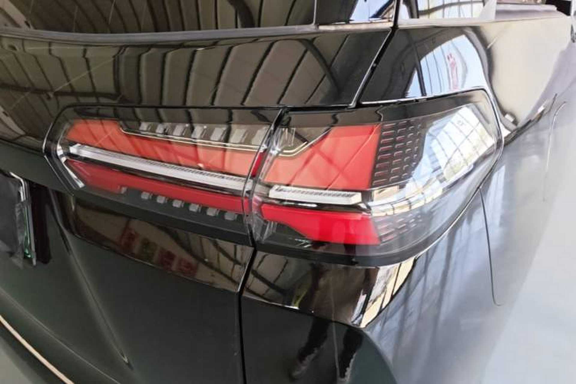 Used Wuling Starlight 730 2025 Model Plug-in Hybrid 125km Luxury Edition Right Rear Taillight