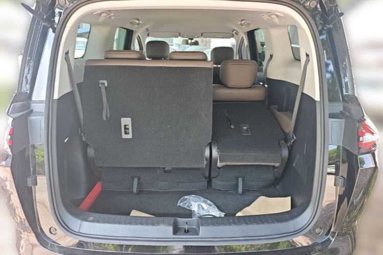 Used Wuling Starlight 730 2025 Model Plug-in Hybrid 125km Luxury Edition Trunk
