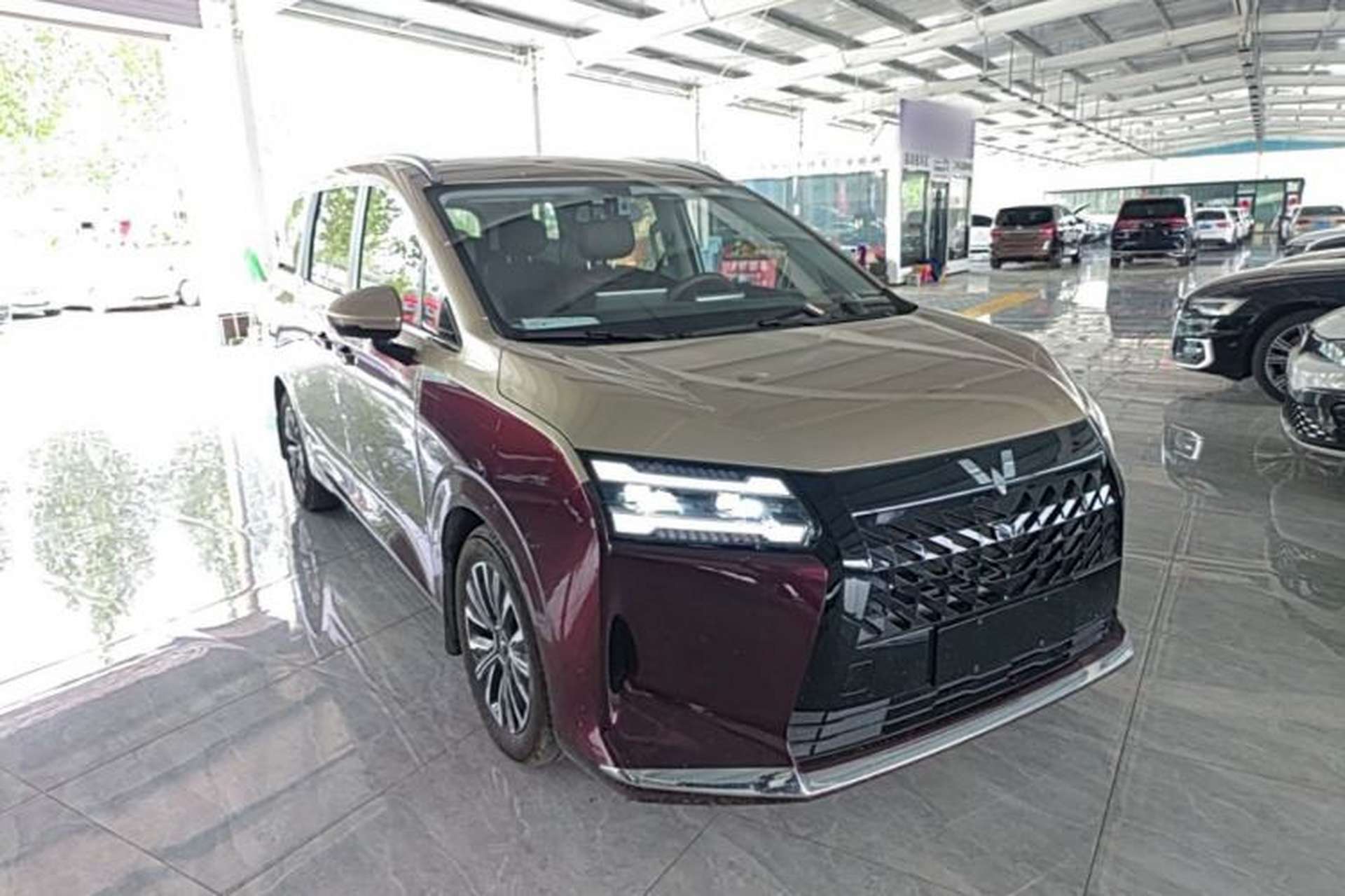 Used Wuling Starlight 730 2025 Model Plug-in Hybrid 125km Luxury Edition Exterior 1