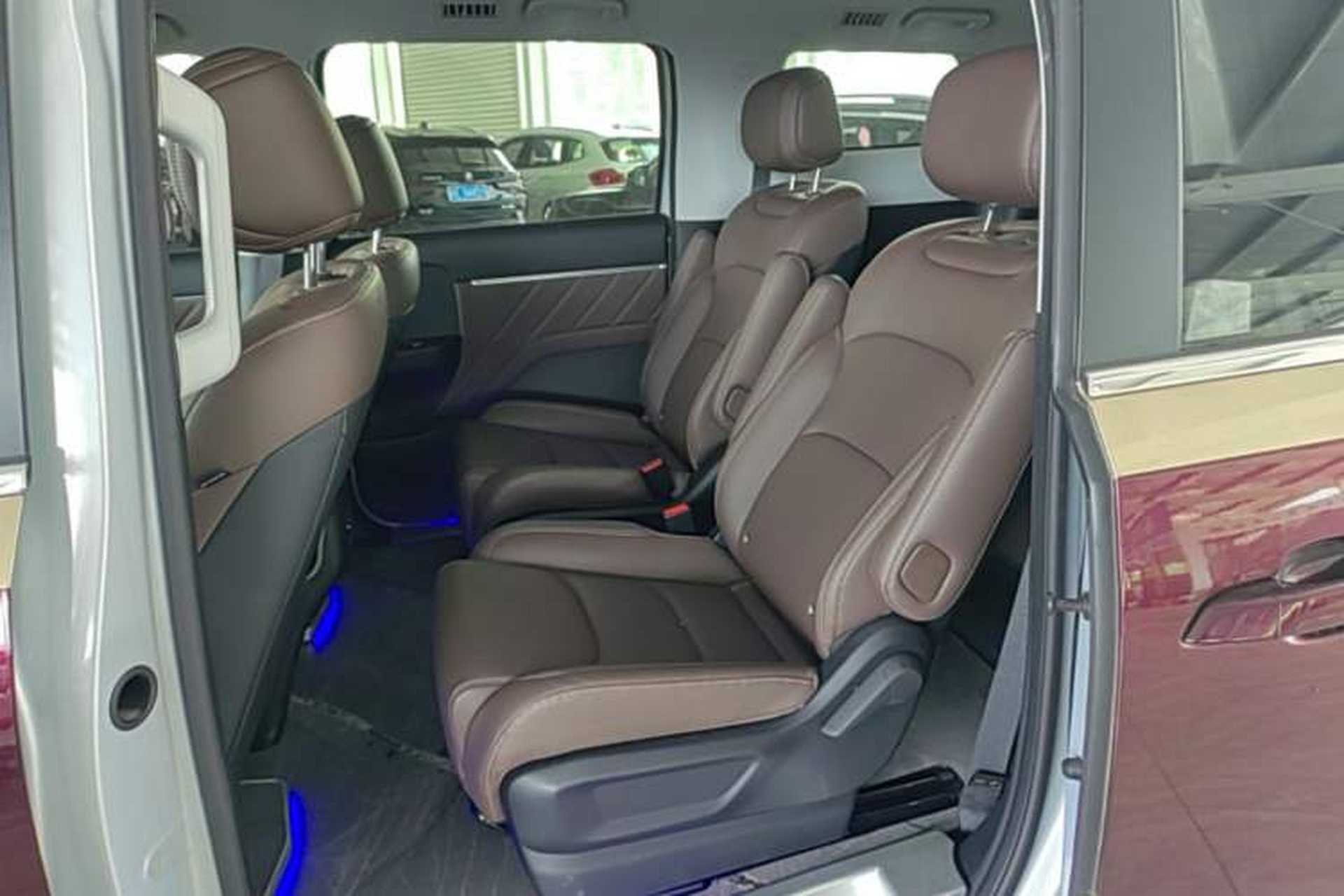 Used Wuling Starlight 730 2025 Model Plug-in Hybrid 125km Luxury Edition Left Rear Seat