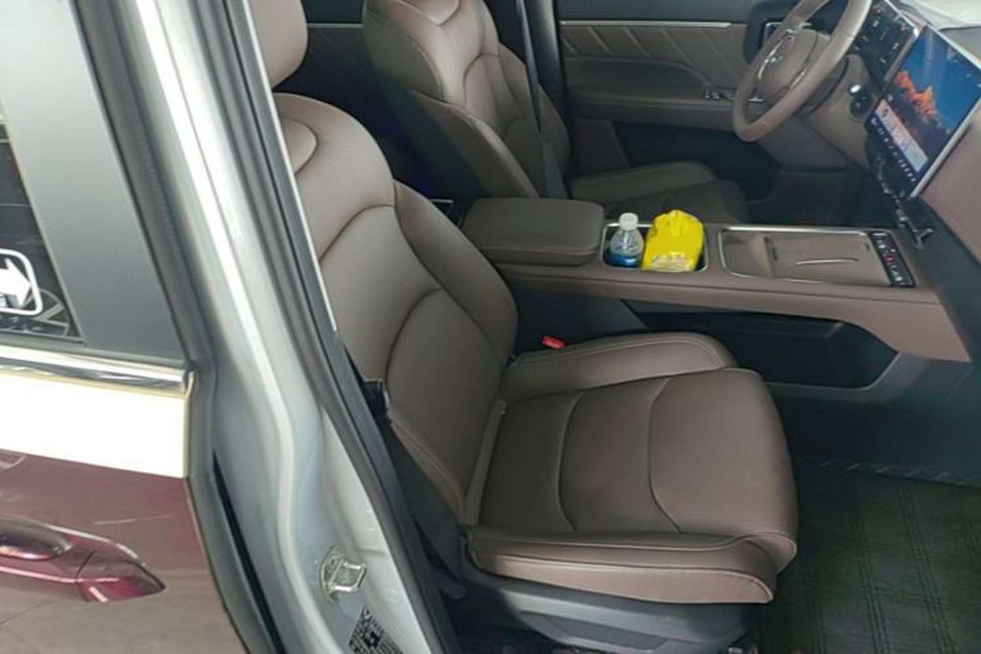 Used Wuling Starlight 730 2025 Model Plug-in Hybrid 125km Luxury Edition Right Front Seat