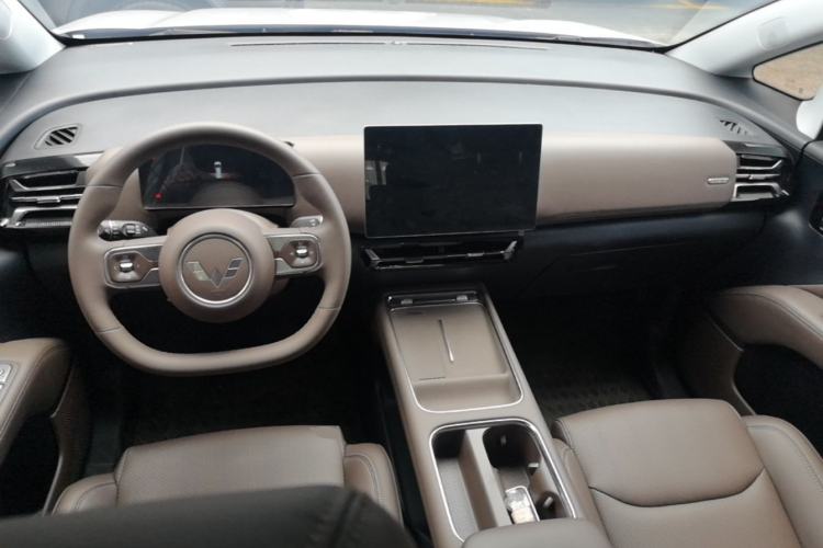 Used Wuling Starlight 730 2025 Model Plug-in Hybrid 125km Luxury Edition Center Console