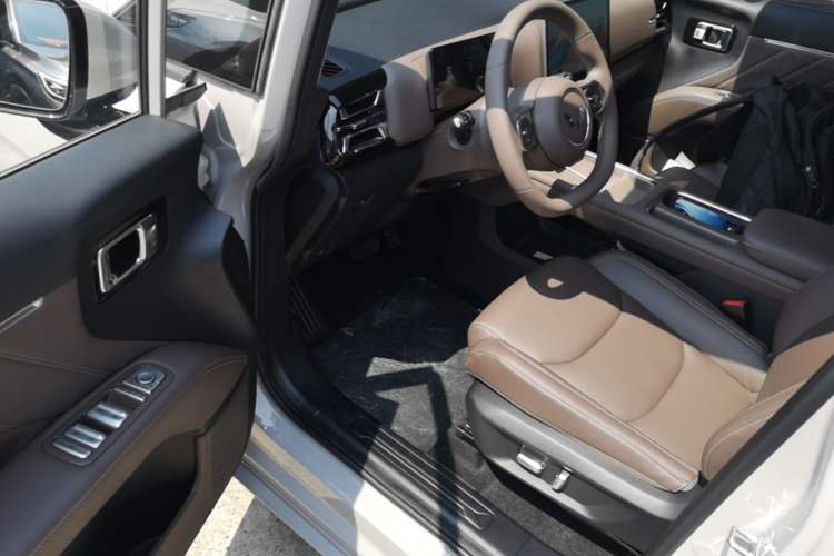 Used Wuling Starlight 730 2025 Model Plug-in Hybrid 125km Luxury Edition Driver Seat