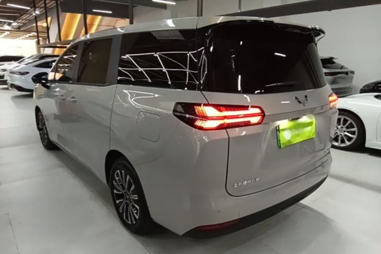 Used Wuling Starlight 730 2025 Model Plug-in Hybrid 125km Luxury Edition Exterior 2