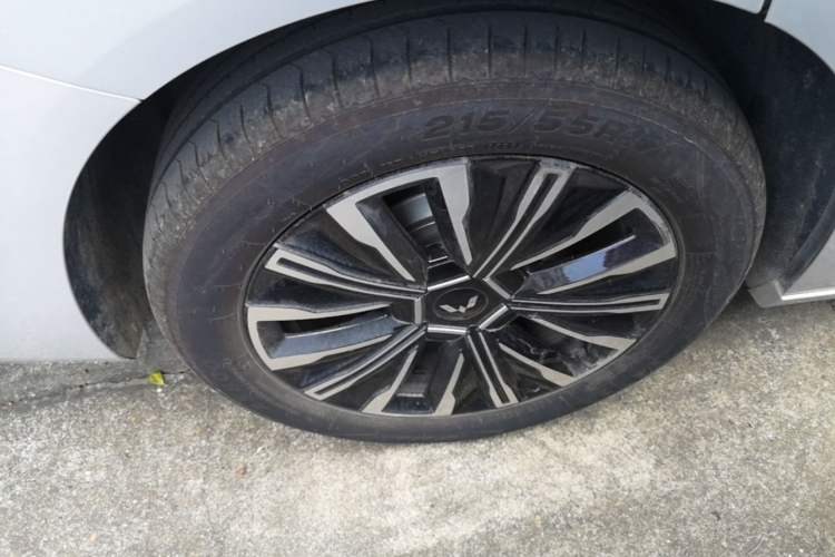 Used Wuling Starlight 730 2025 Model Plug-in Hybrid 125km Luxury Edition Exterior 5