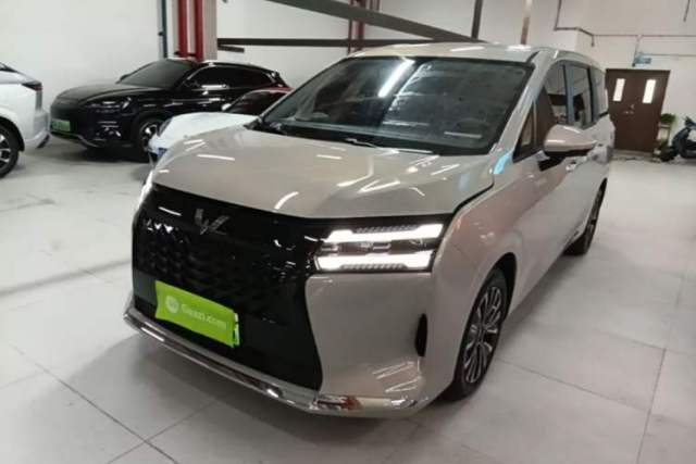 Used Wuling Starlight 730 2025 Model Plug-in Hybrid 125km Luxury Edition