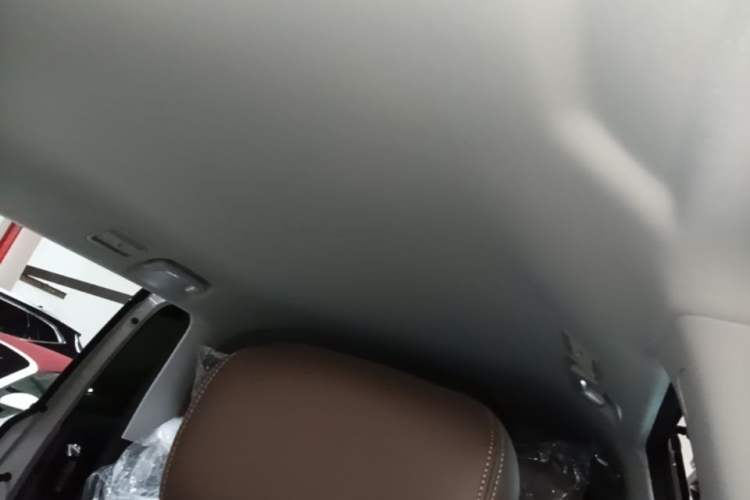 Used Wuling Starlight 730 2025 Model Plug-in Hybrid 125km Luxury Edition Headliner