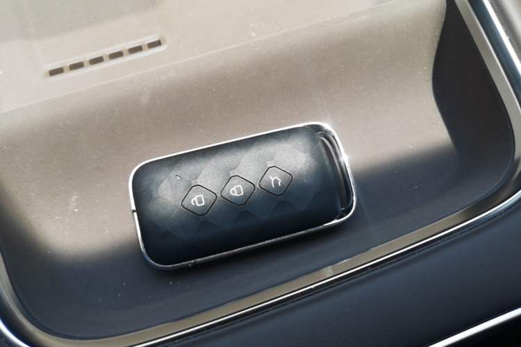 Used Wuling Starlight 730 2025 Model Plug-in Hybrid 125km Luxury Edition Interior 1